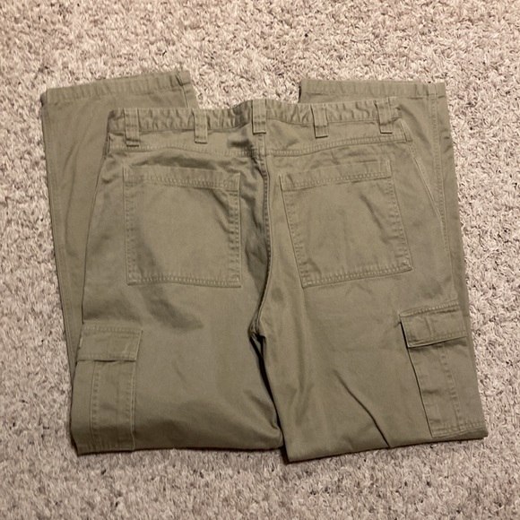 Cargo pants. - Picture 2 of 4